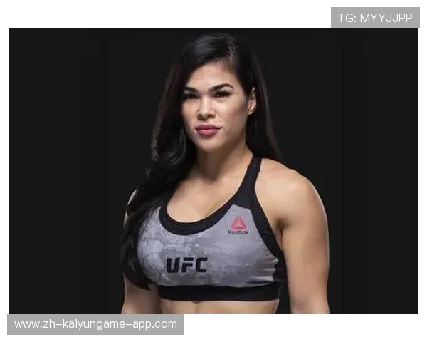 UFC女拳王怒喊“我还没用力”，对手脸都白了